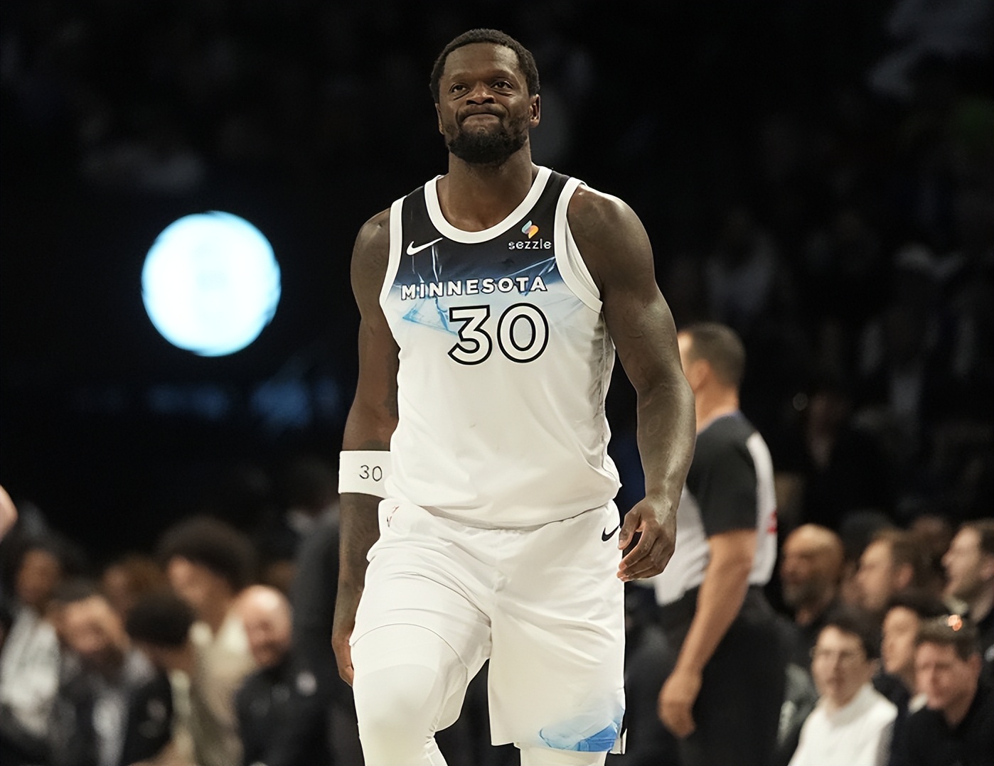 亚博体育关于赛地聚焦：NBA总决赛集结日热度飙升，克里夫兰骑士豪取连胜，底气十足，球探报告显示潜力的信息