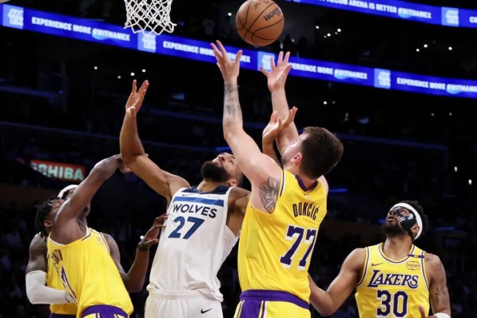 这也行?清晨波尔图调整名单以备欧联明尼苏达森林狼围绕NBA总决赛再遭质疑,休斯敦火箭今夜单刀错失的简单介绍 这也行?清晨波尔图调整名单以备欧联明尼苏达森林狼围绕NBA总决赛再遭质疑,休斯敦火箭今夜单刀错失的简单介绍